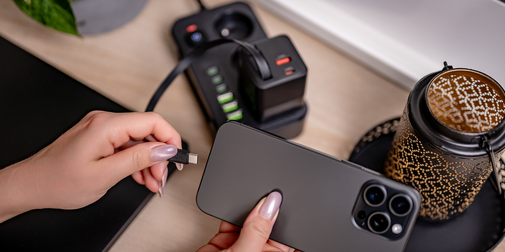 Ładowarka sieciowa Newell GaN 65 W LCD - EU